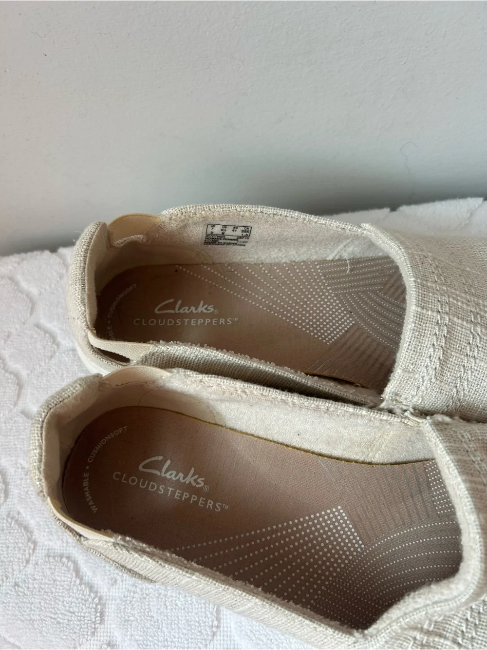 Clarks Women's Breeze Step II Cream Sparkle Size 9.5 Lightweight Slip-On
